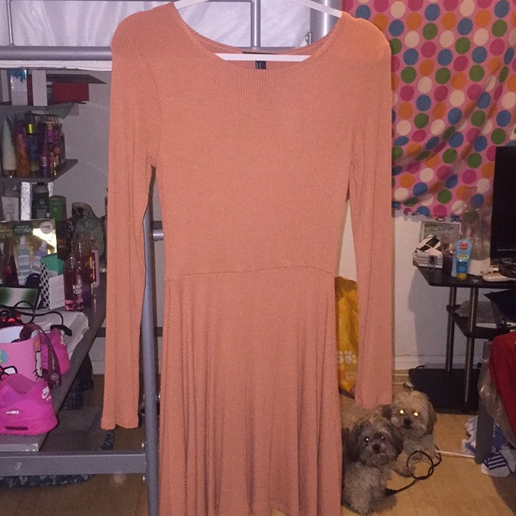 Dress - Picture 1 of 3